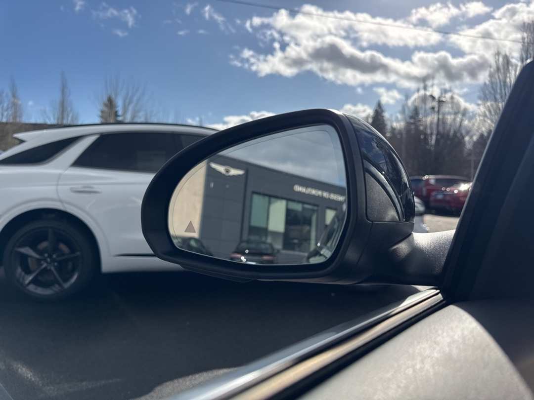 2025 Mercedes-Benz C-Class C 300 - Image 36