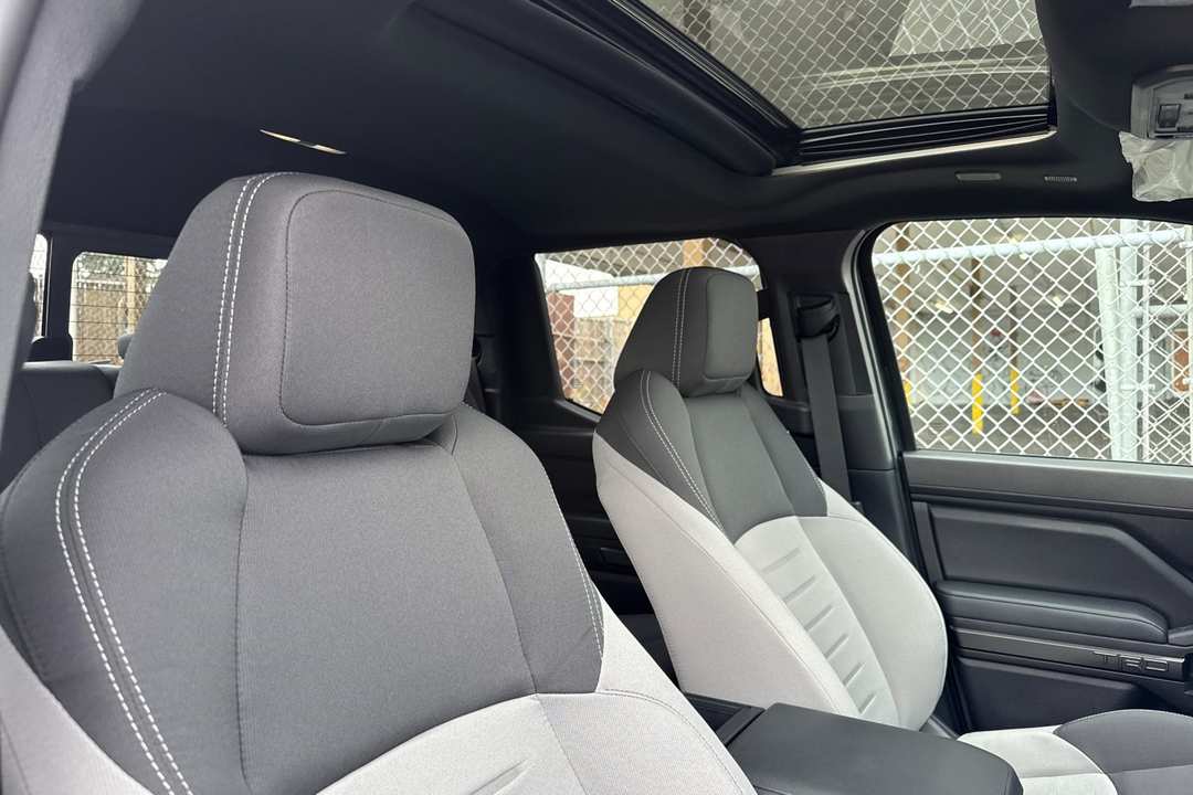 2025 Toyota Tacoma TRD Off Road - Image 16