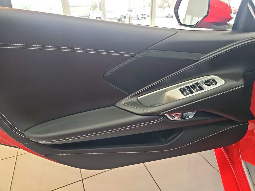 2026 Chevrolet Corvette Stingray - Image 10