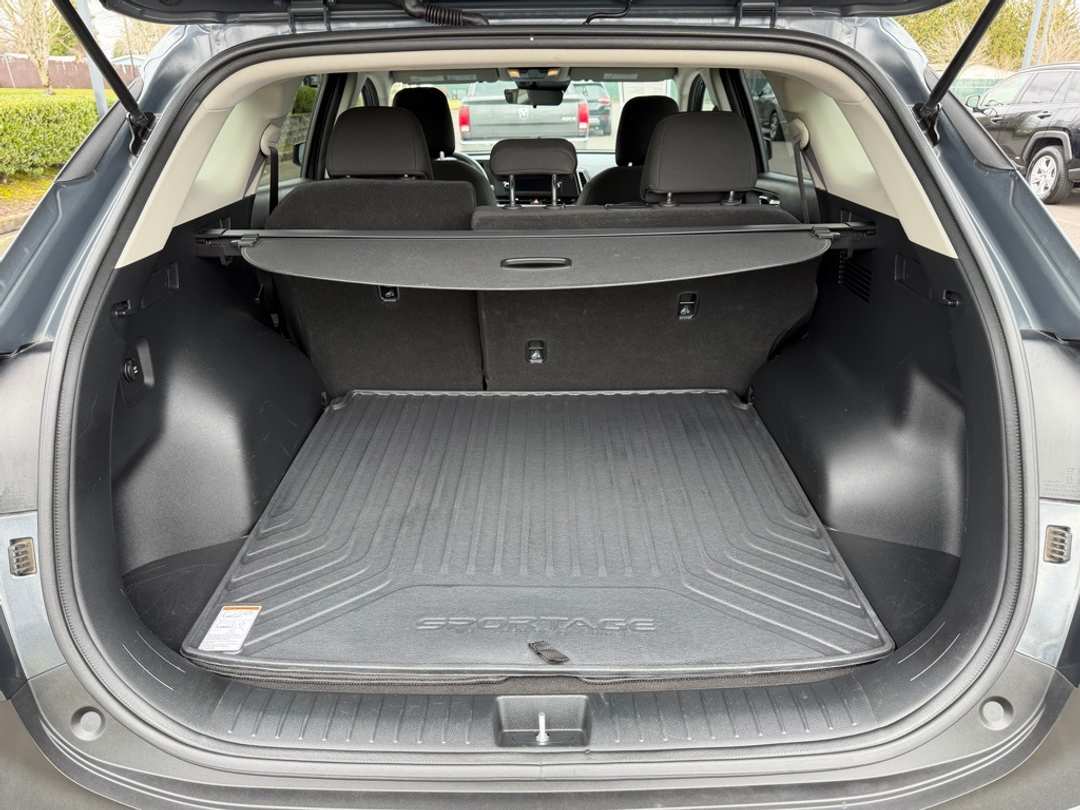 2024 Kia Sportage LX - Image 11