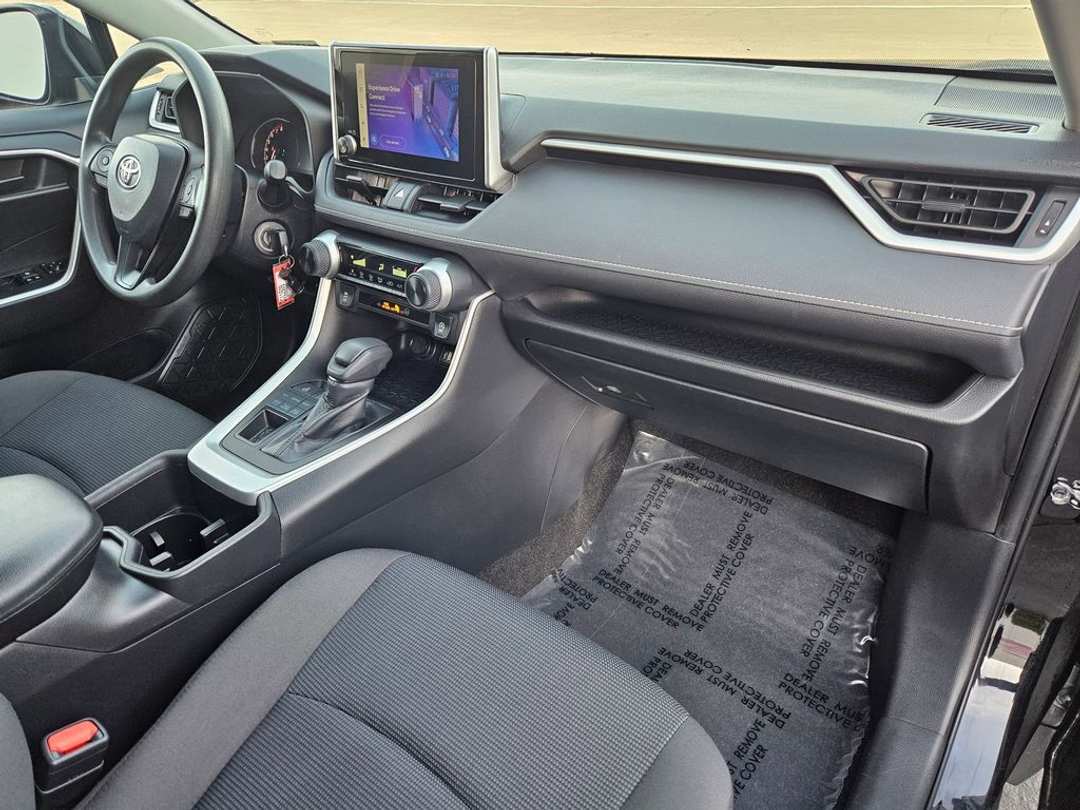 2024 Toyota Rav4 LE - Image 35