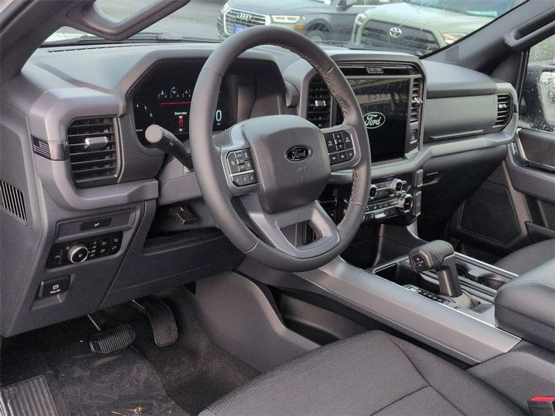 2026 Ford F-150 XLT - Image 12