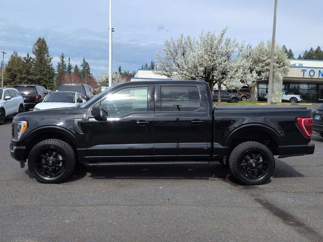 2022 Ford F-150 XLT - Image 2