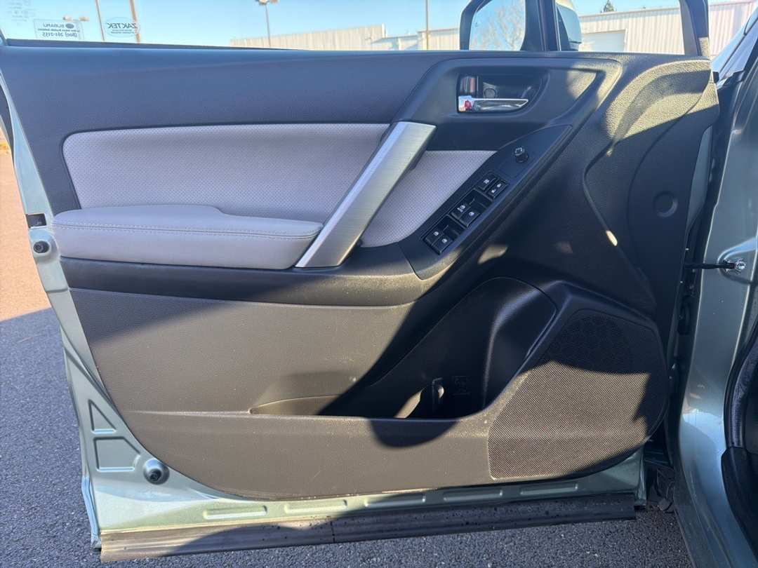 2015 Subaru Forester 2.5i Limited - Image 12