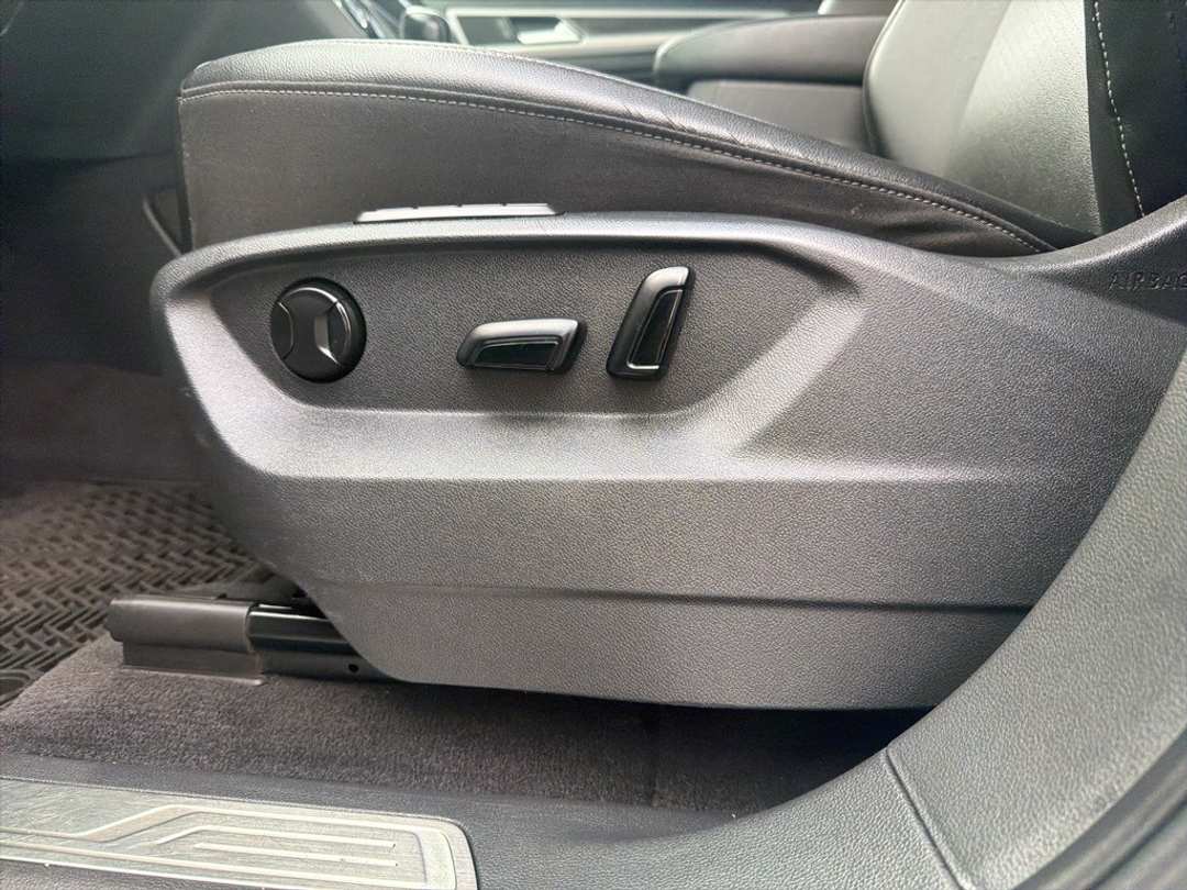 2018 Volkswagen Atlas SEL - Image 16