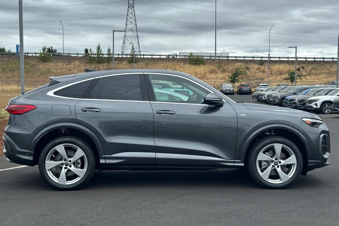 2025 Audi Q5 2.0T Premium Plus - Image 2