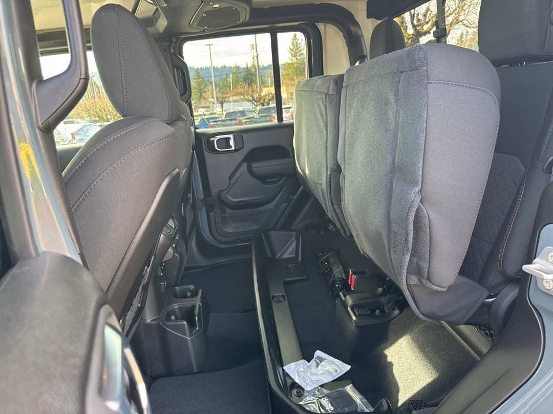 2026 Jeep Gladiator Mojave - Image 27