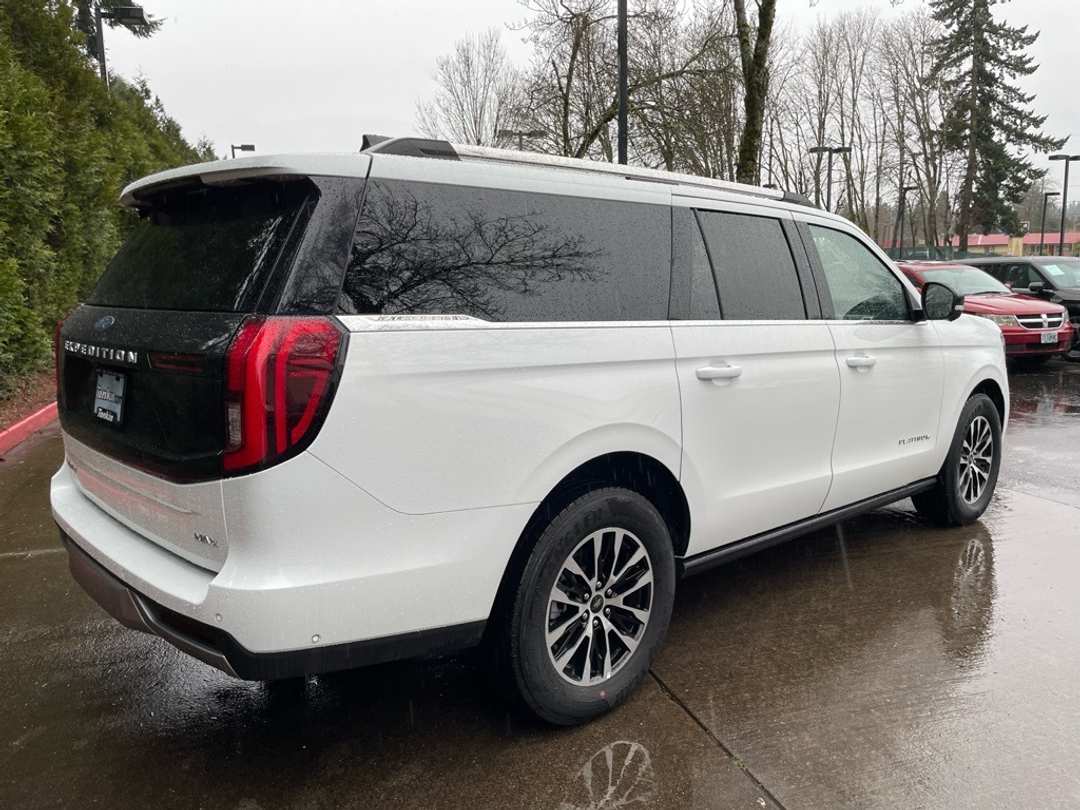 2025 Ford Expedition Max Platinum - Image 4