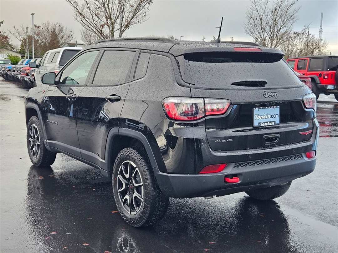 2026 Jeep Compass Trailhawk - Image 4