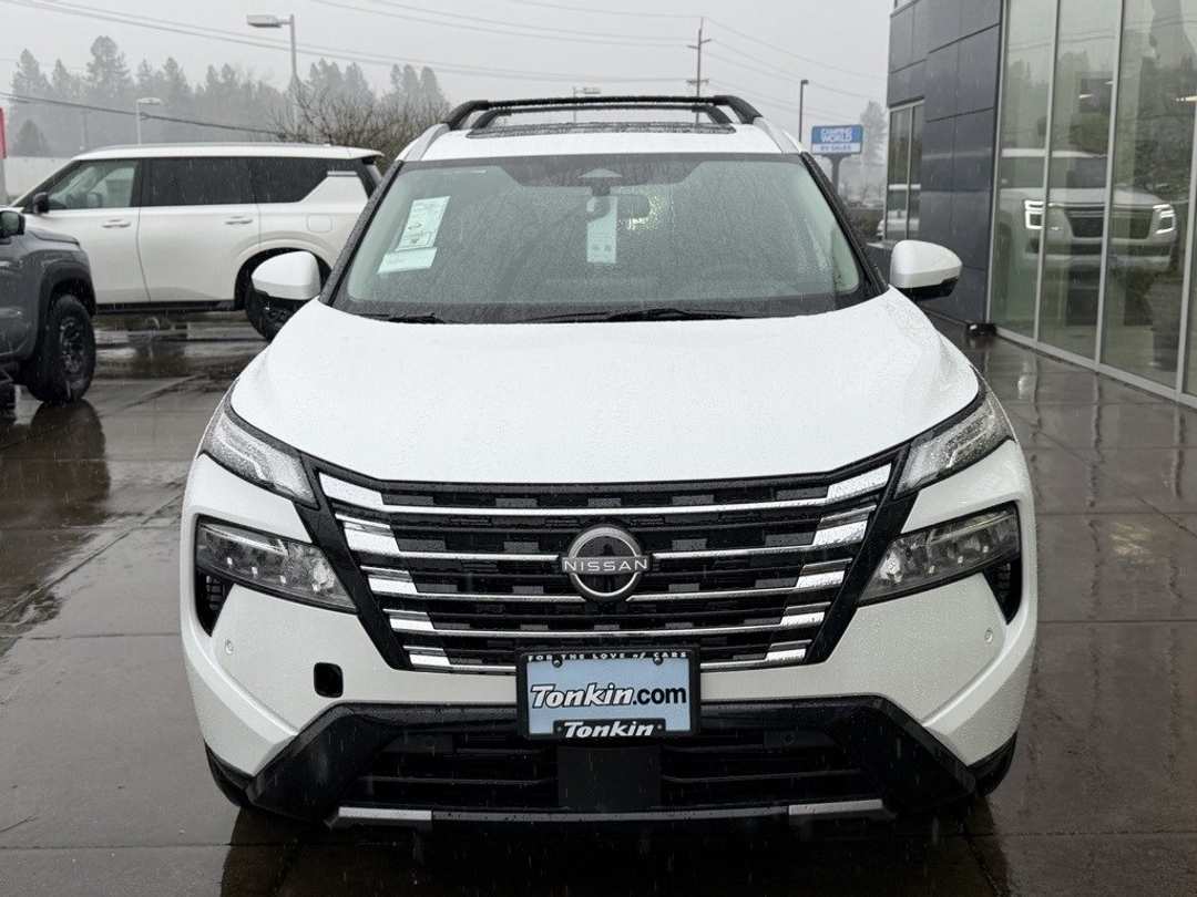 2026 Nissan Rogue Platinum - Image 3