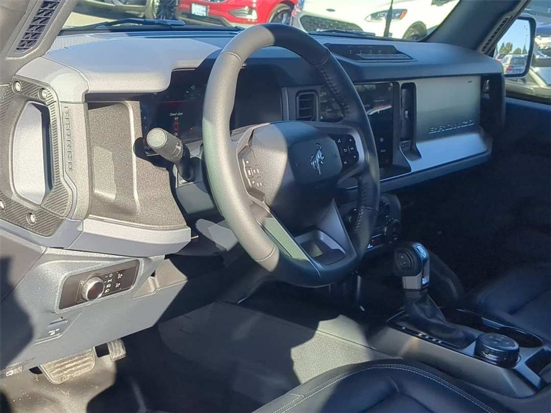 2025 Ford Bronco Big Bend - Image 11