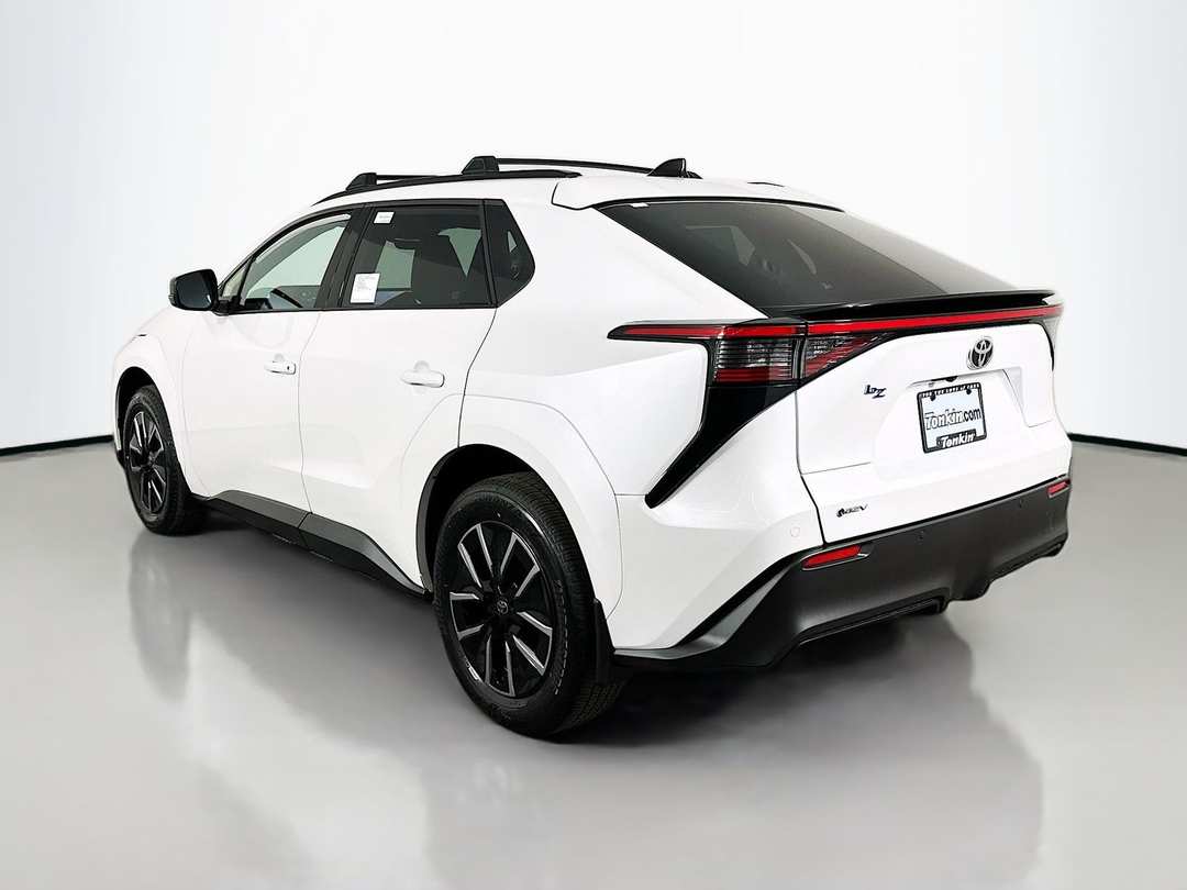 2026 Toyota Bz XLE Plus - Image 5