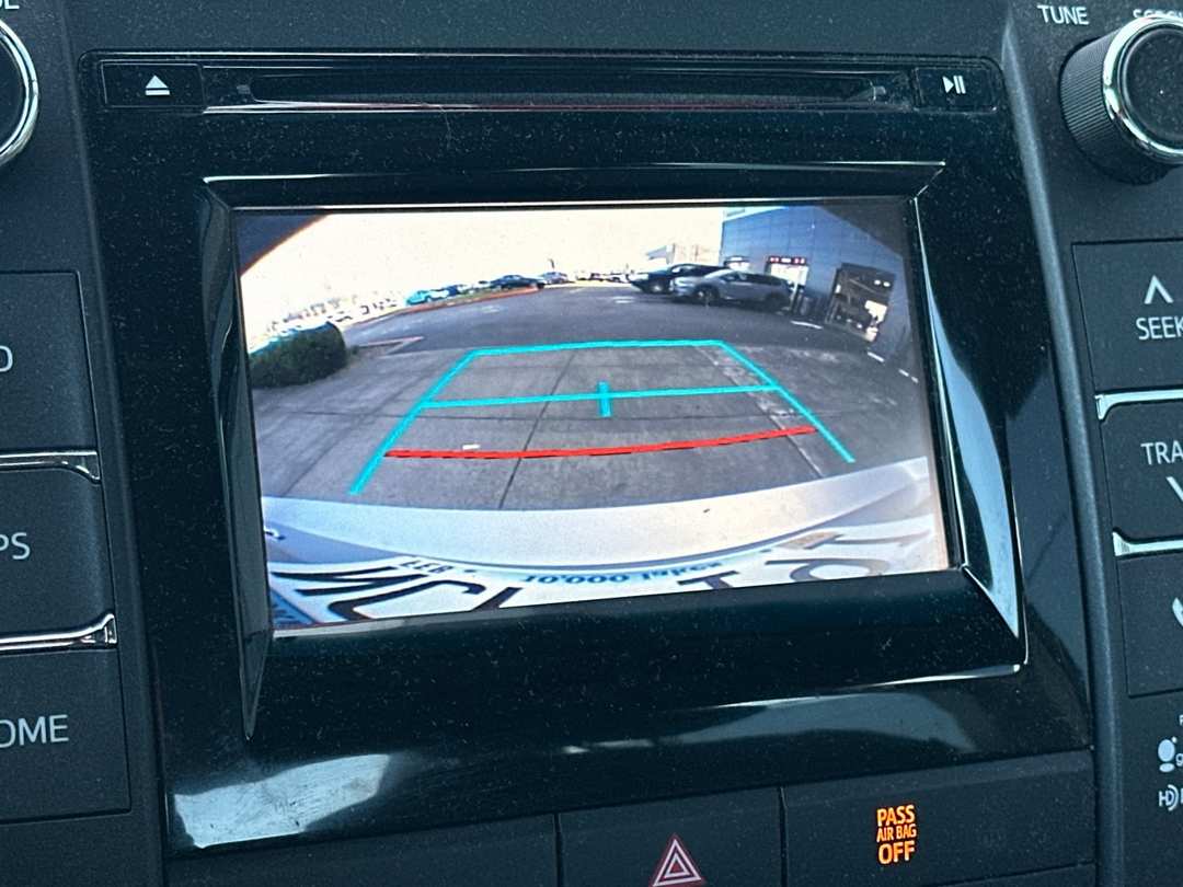 2015 Toyota Camry - Image 17