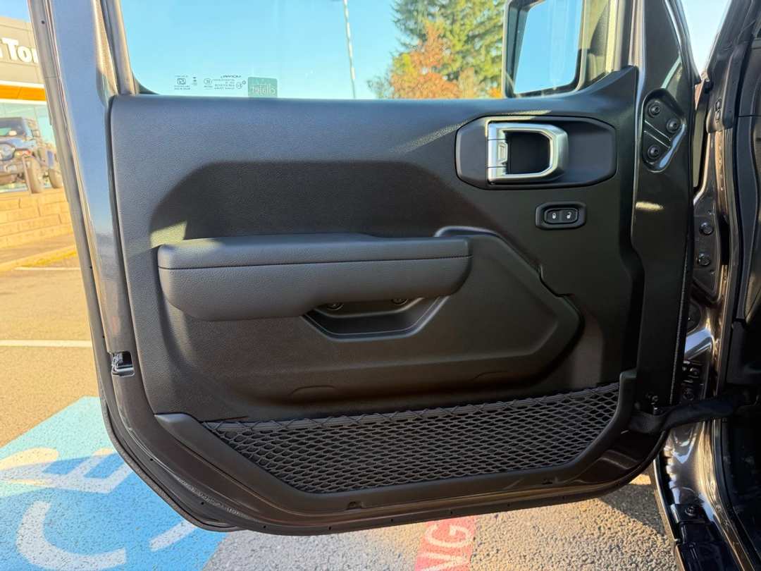 2026 Jeep Gladiator Sport - Image 12