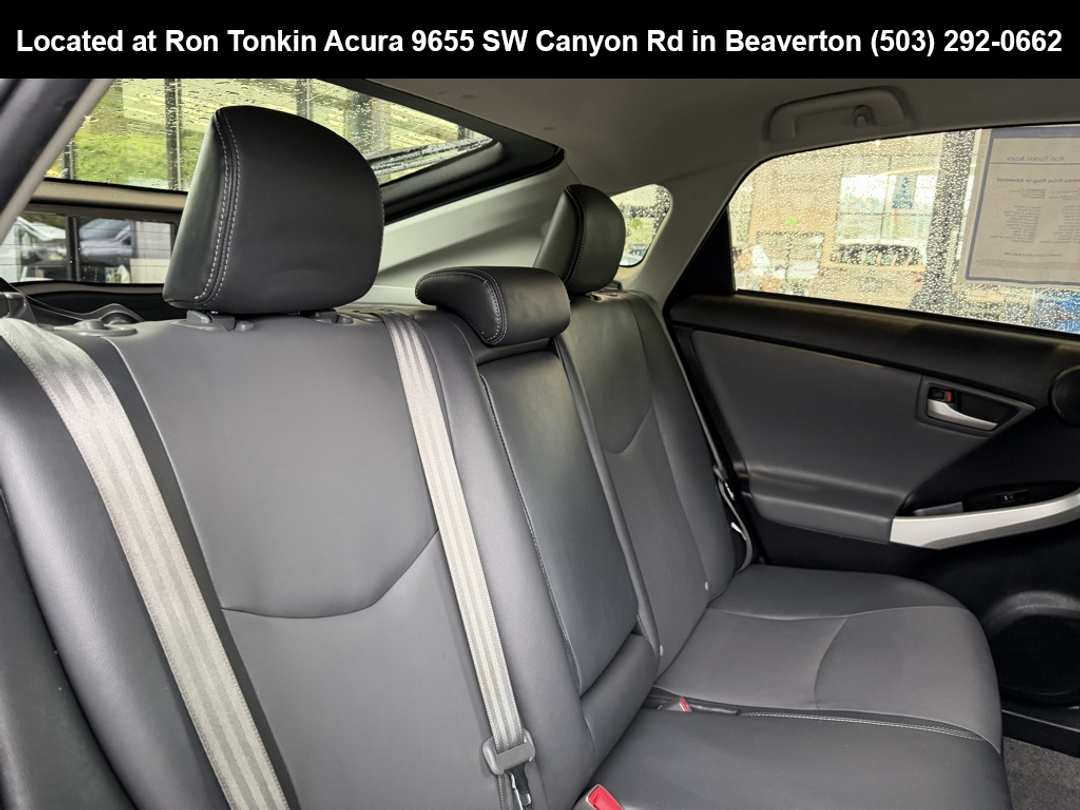 2015 Toyota Prius Advanced - Image 29