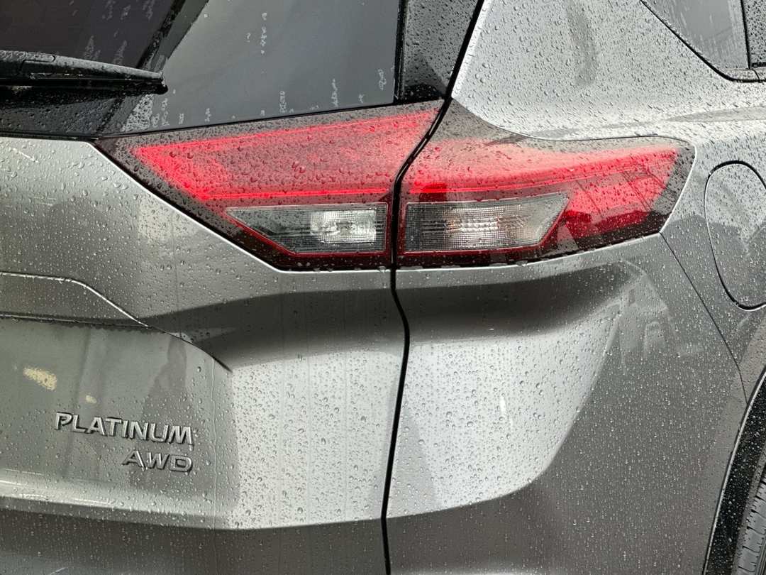 2026 Nissan Rogue Platinum - Image 24