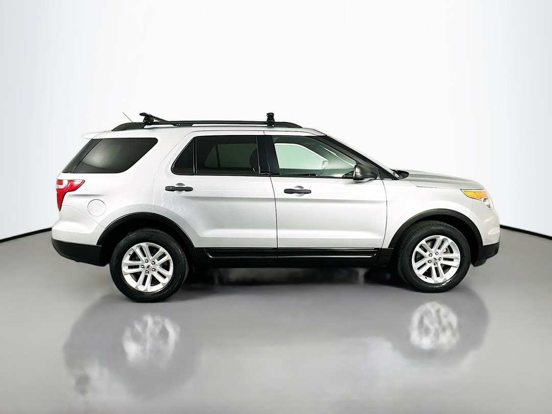 2015 Ford Explorer Base - Image 9