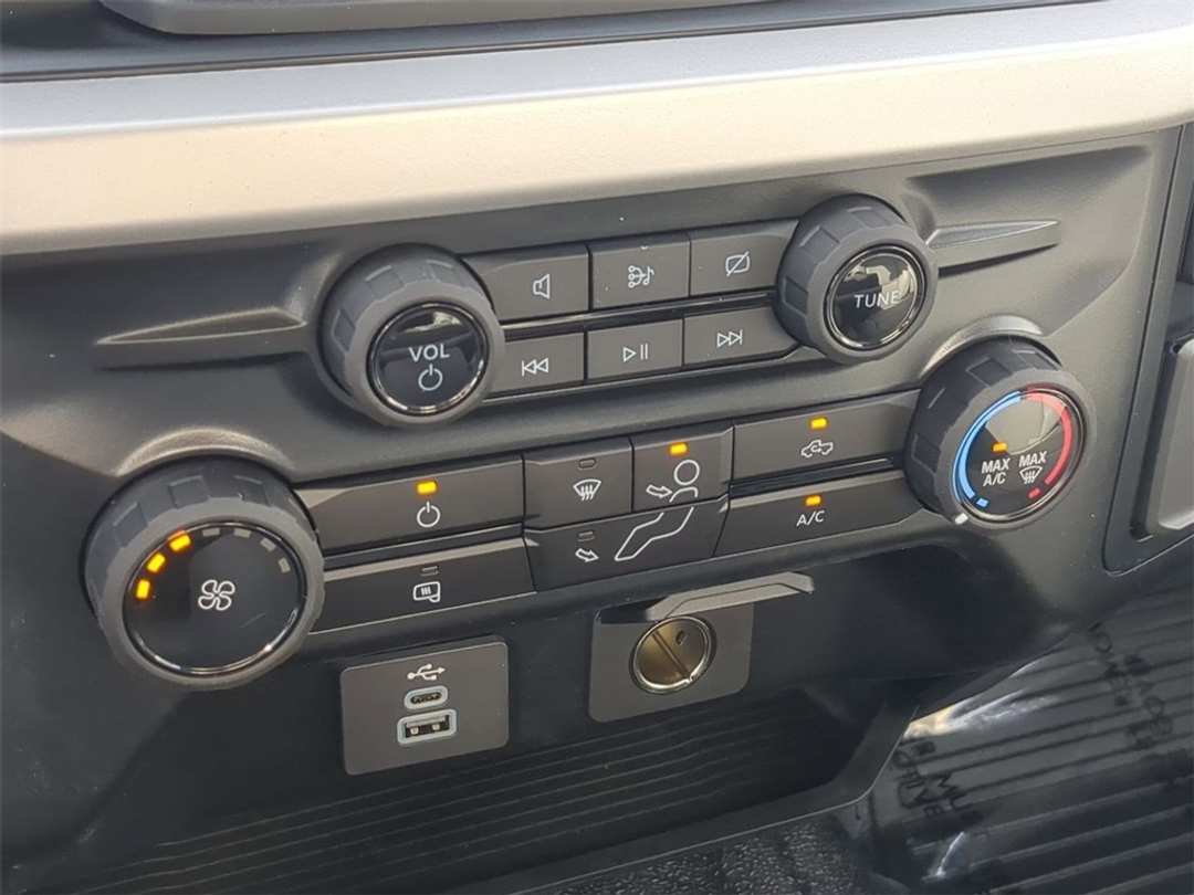 2024 Ford F-350Sd XL - Image 18