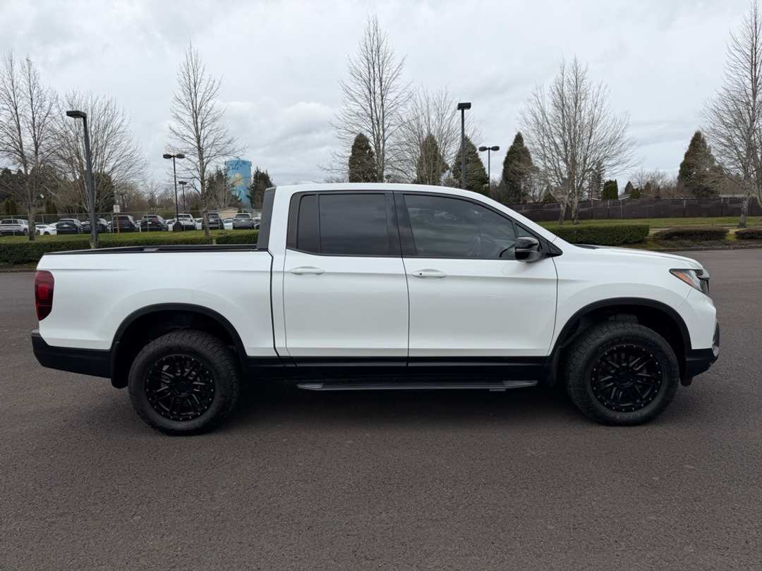 2022 Honda Ridgeline Black Edition - Image 9
