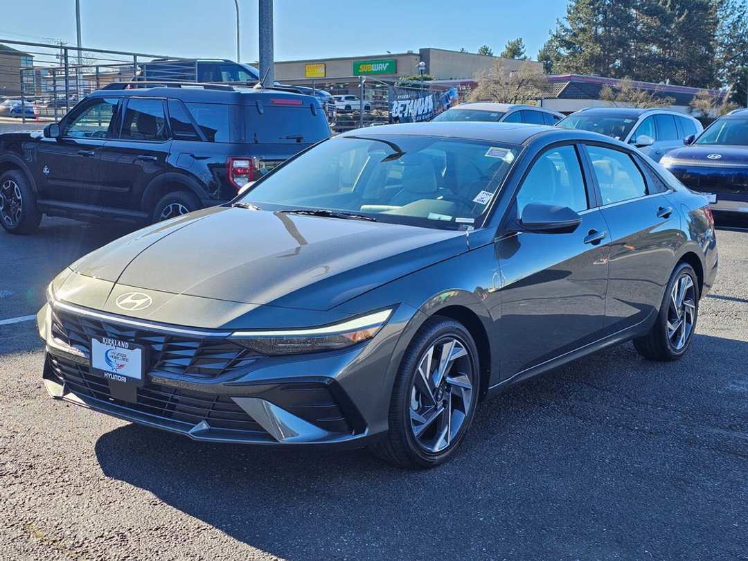 2026 Hyundai Elantra Limited - Image 3