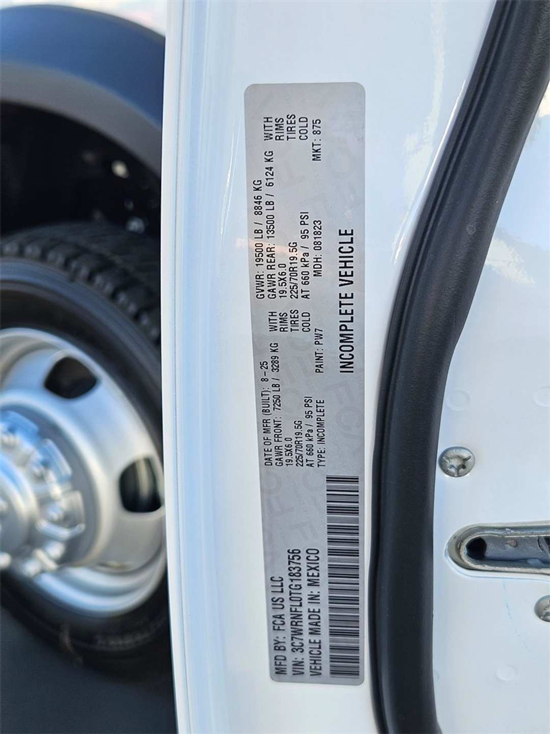 2026 Ram 5500Hd Tradesman - Image 38