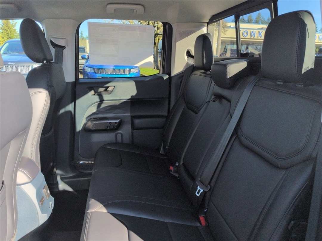 2026 Ford Maverick Lariat - Image 24