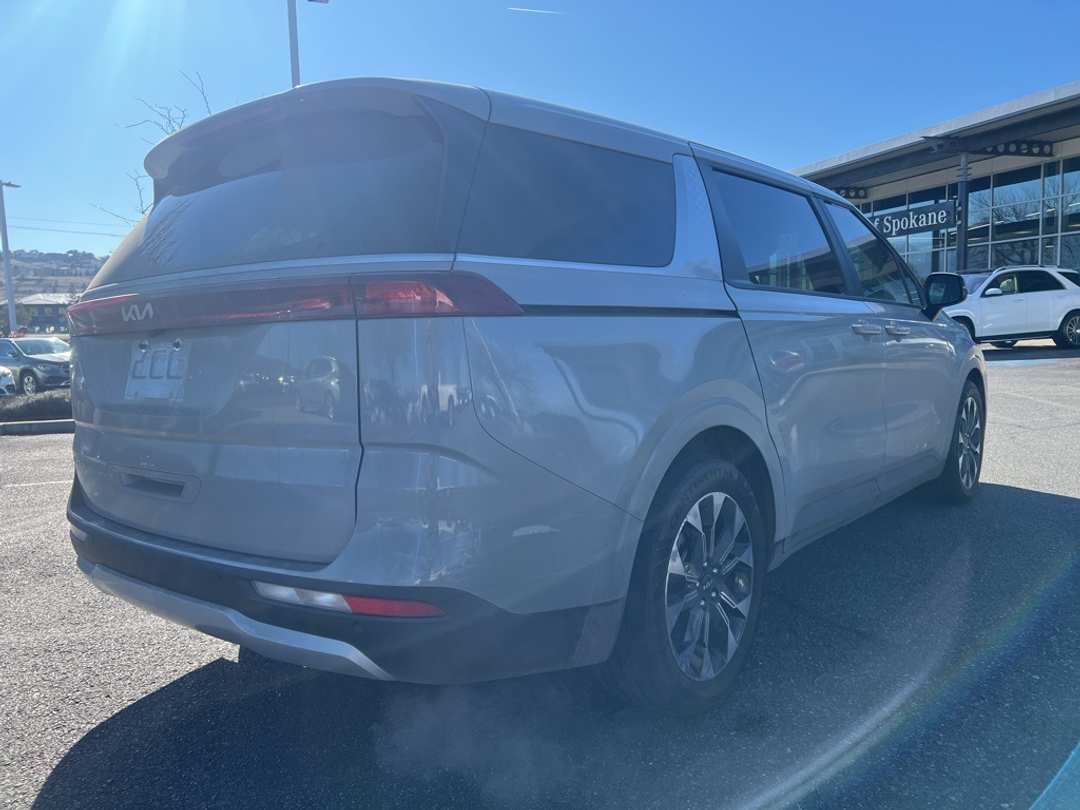 2024 Kia Carnival EX - Image 8