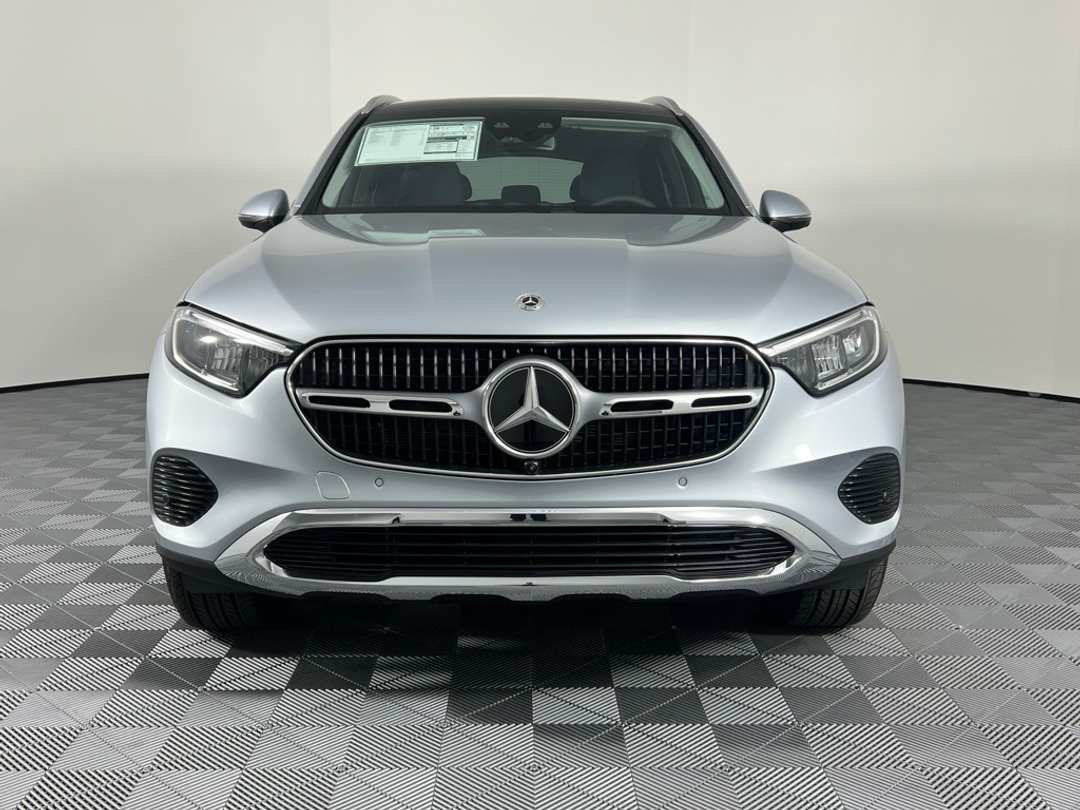 2026 Mercedes-Benz GLC 300 - Image 3