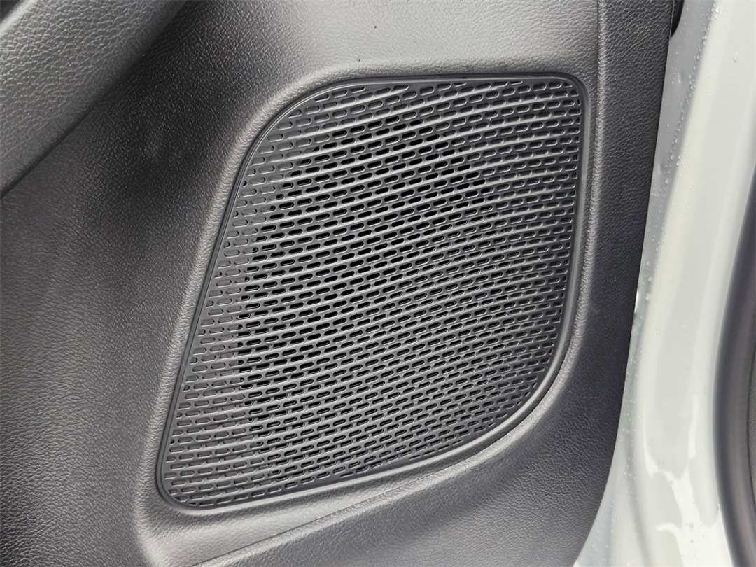 2026 Chrysler Voyager LX - Image 12