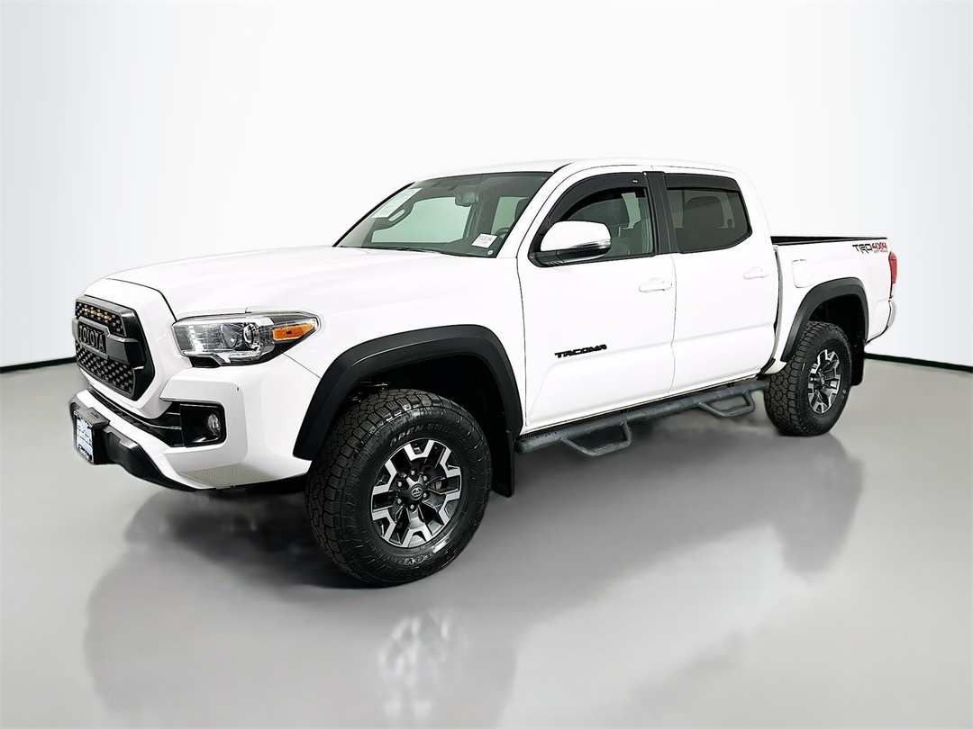 2017 Toyota Tacoma TRD OffRoad - Image 3