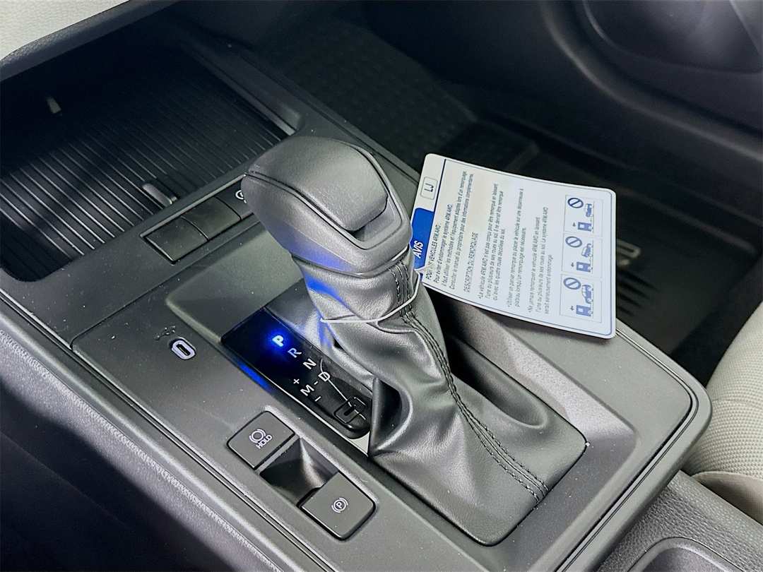 2026 Toyota Corolla Cross L - Image 17