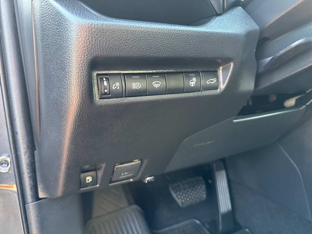 2022 Toyota Rav4 SE - Image 15