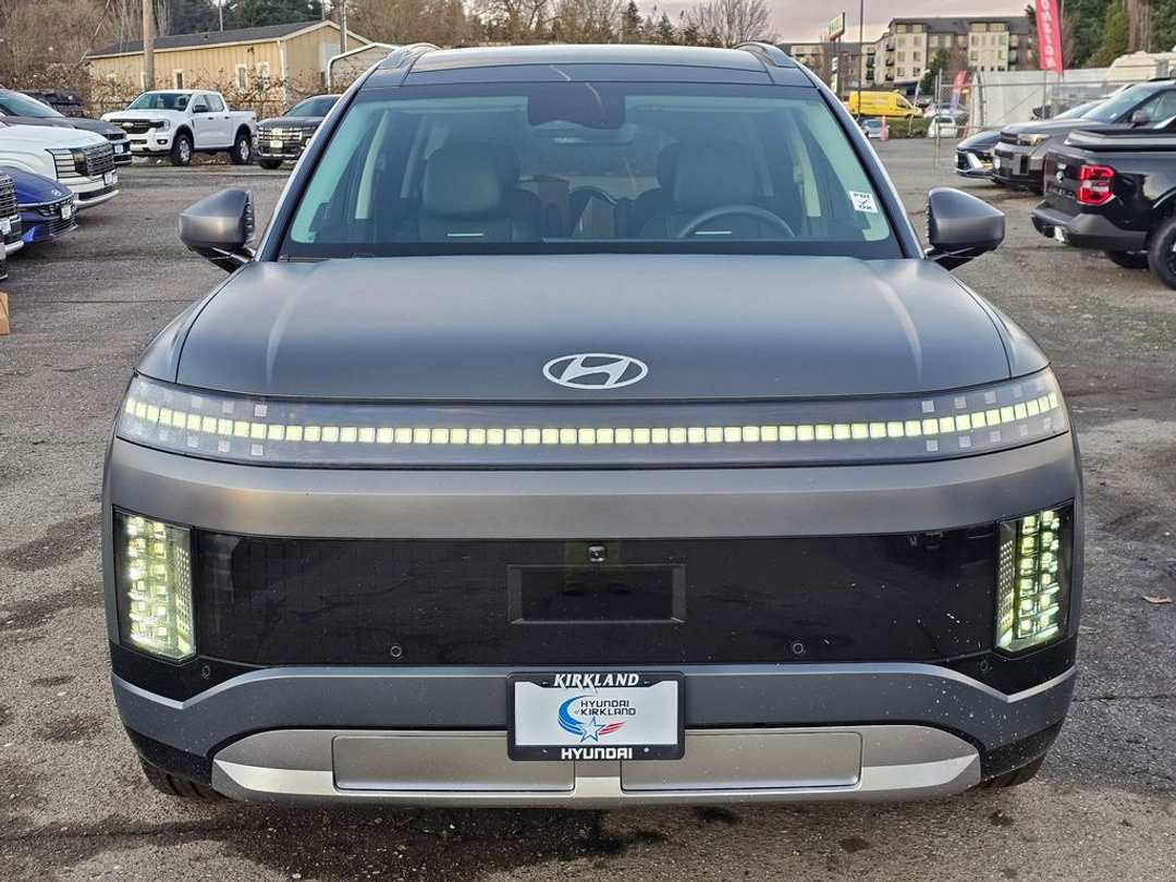 2026 Hyundai Ioniq 9 Performance Limited - Image 2