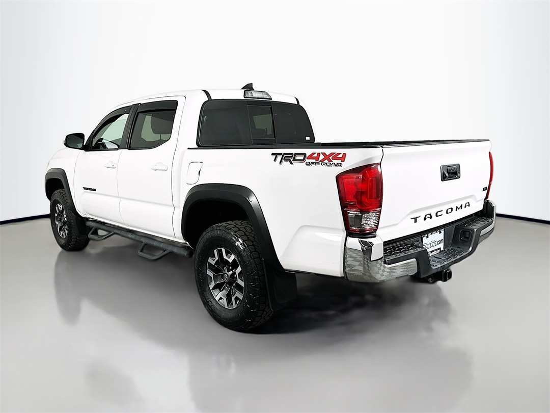 2017 Toyota Tacoma TRD OffRoad - Image 5