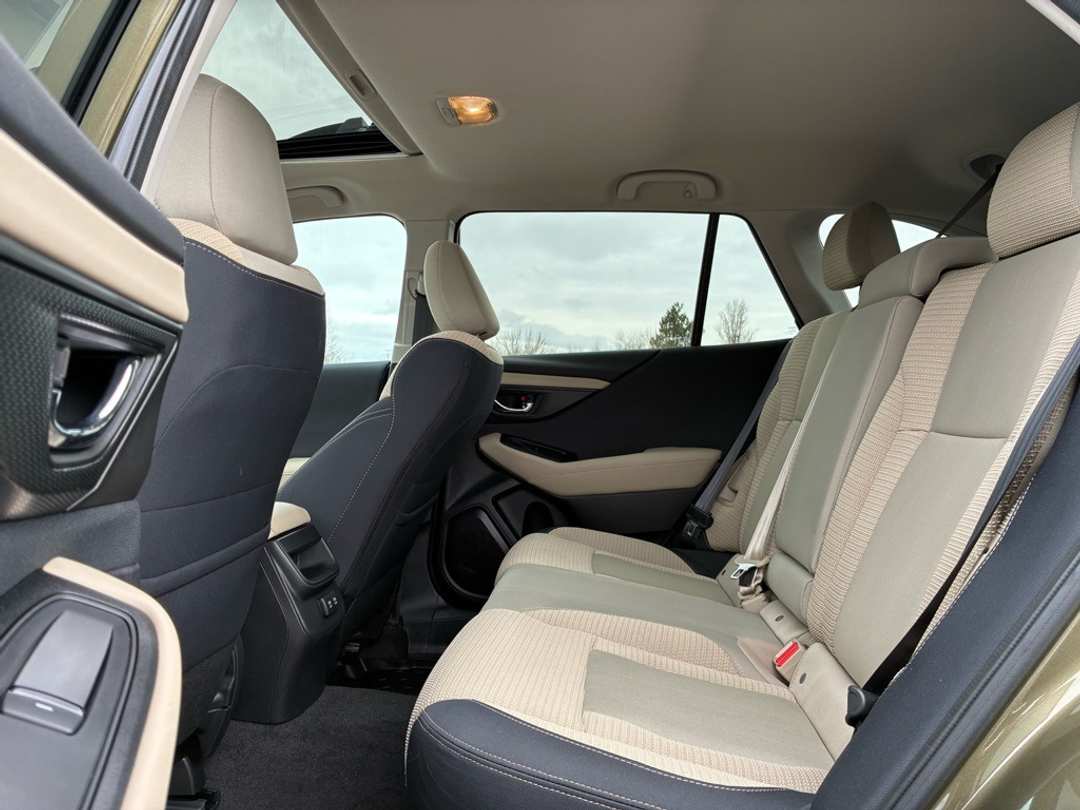 2021 Subaru Outback Premium - Image 19