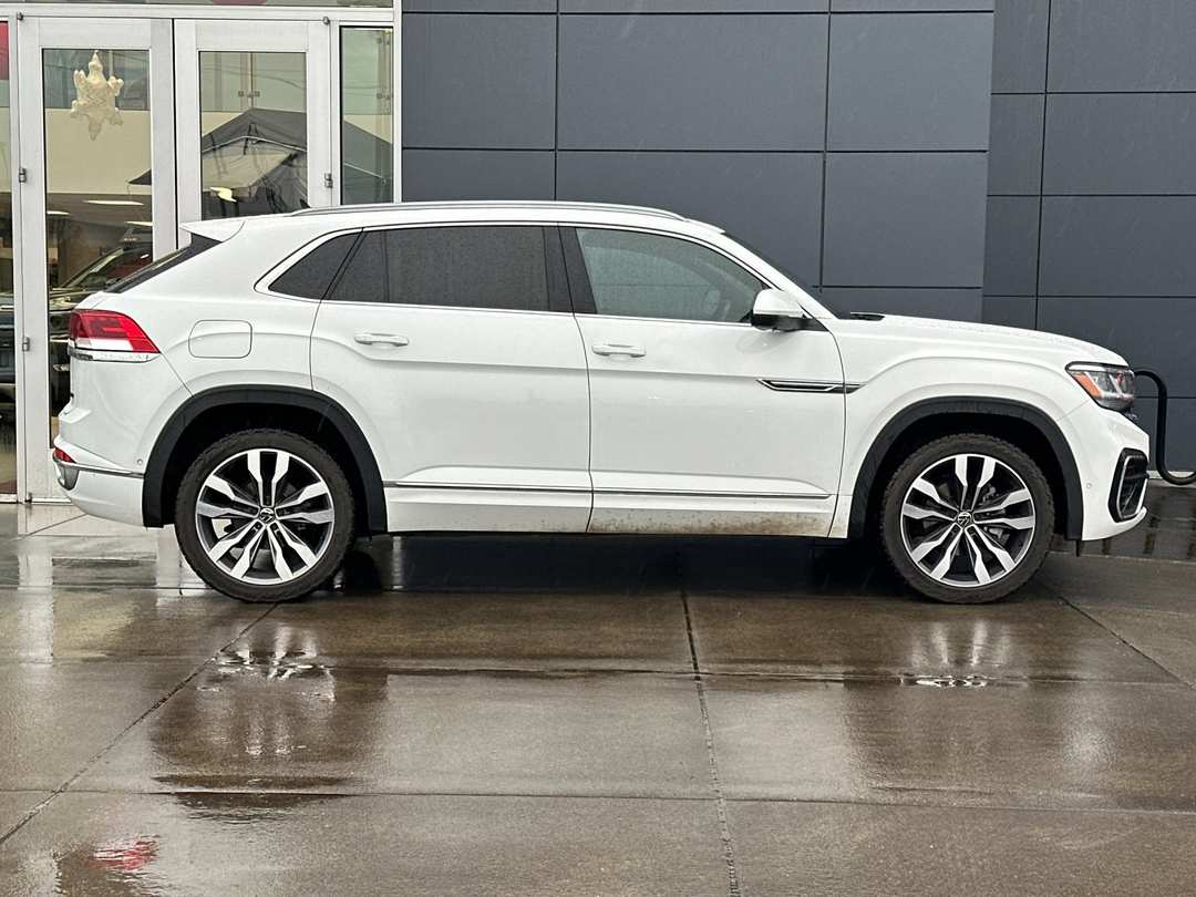 2021 Volkswagen Atlas Cross Sport 3.6L V6 SEL Premium RLine - Image 2