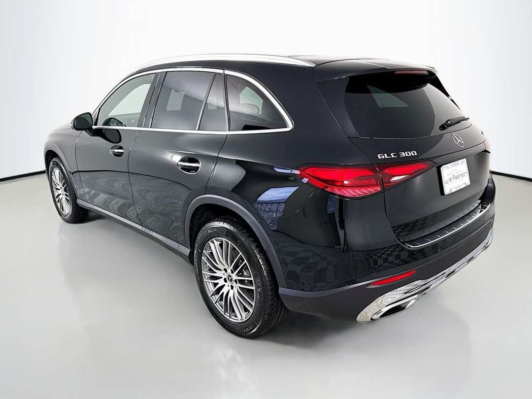 2026 Mercedes-Benz GLC GLC 300 - Image 3