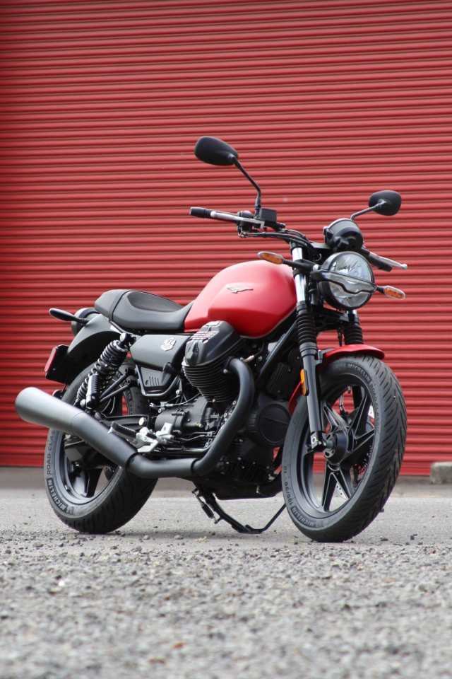 2023 Moto Guzzi V7 Stone