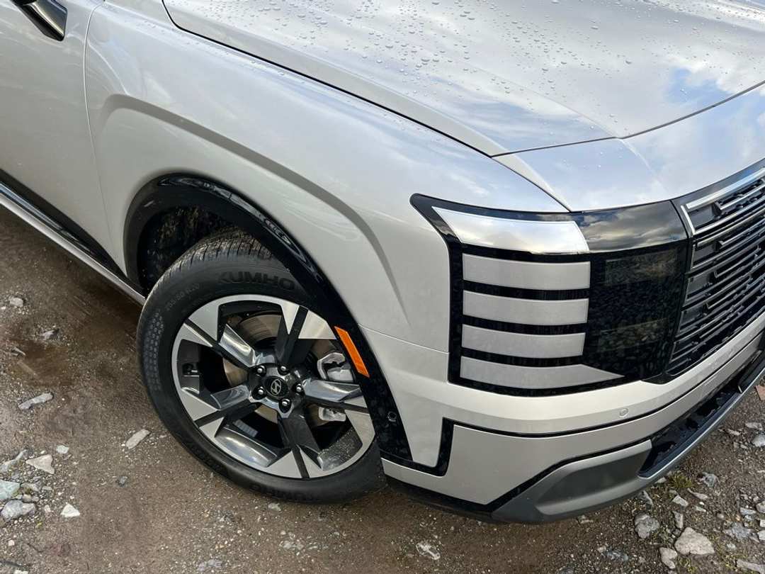 2026 Hyundai Palisade Limited - Image 2