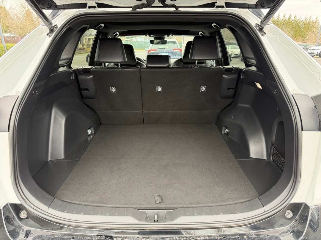 2023 Toyota Rav4 XSE - Image 11