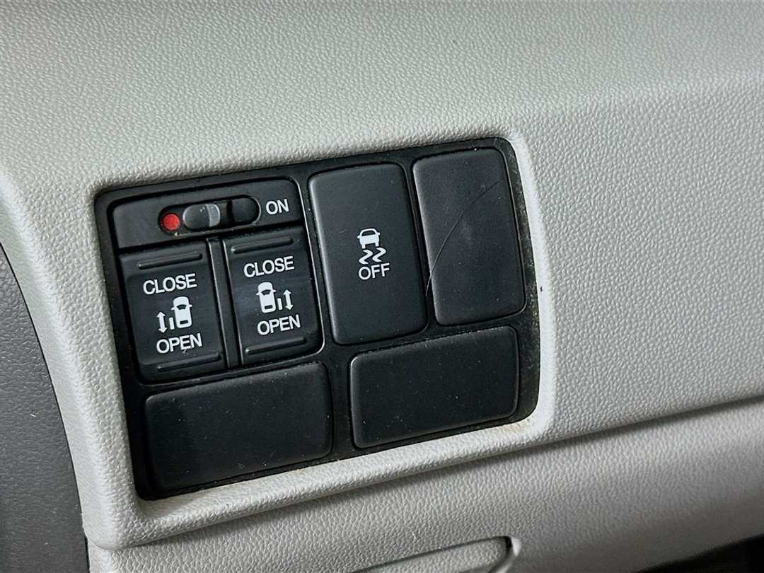 2017 Honda Odyssey SE - Image 11