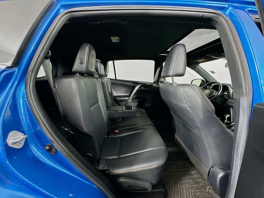 2016 Toyota Rav4 SE - Image 27