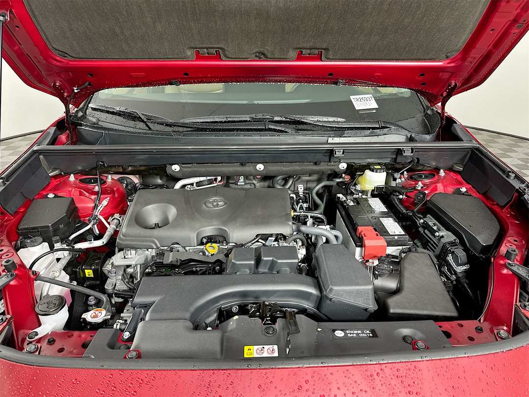 2025 Toyota Rav4 XLE Premium - Image 31