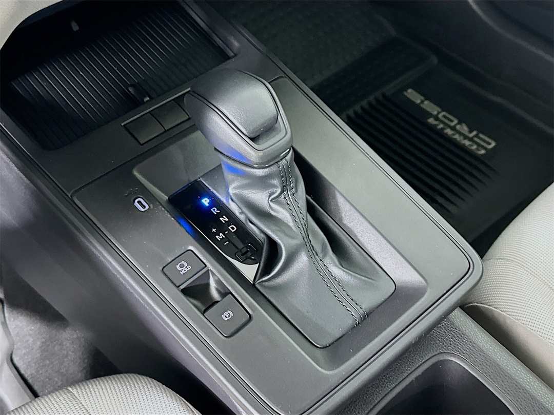 2026 Toyota Corolla Cross L - Image 17