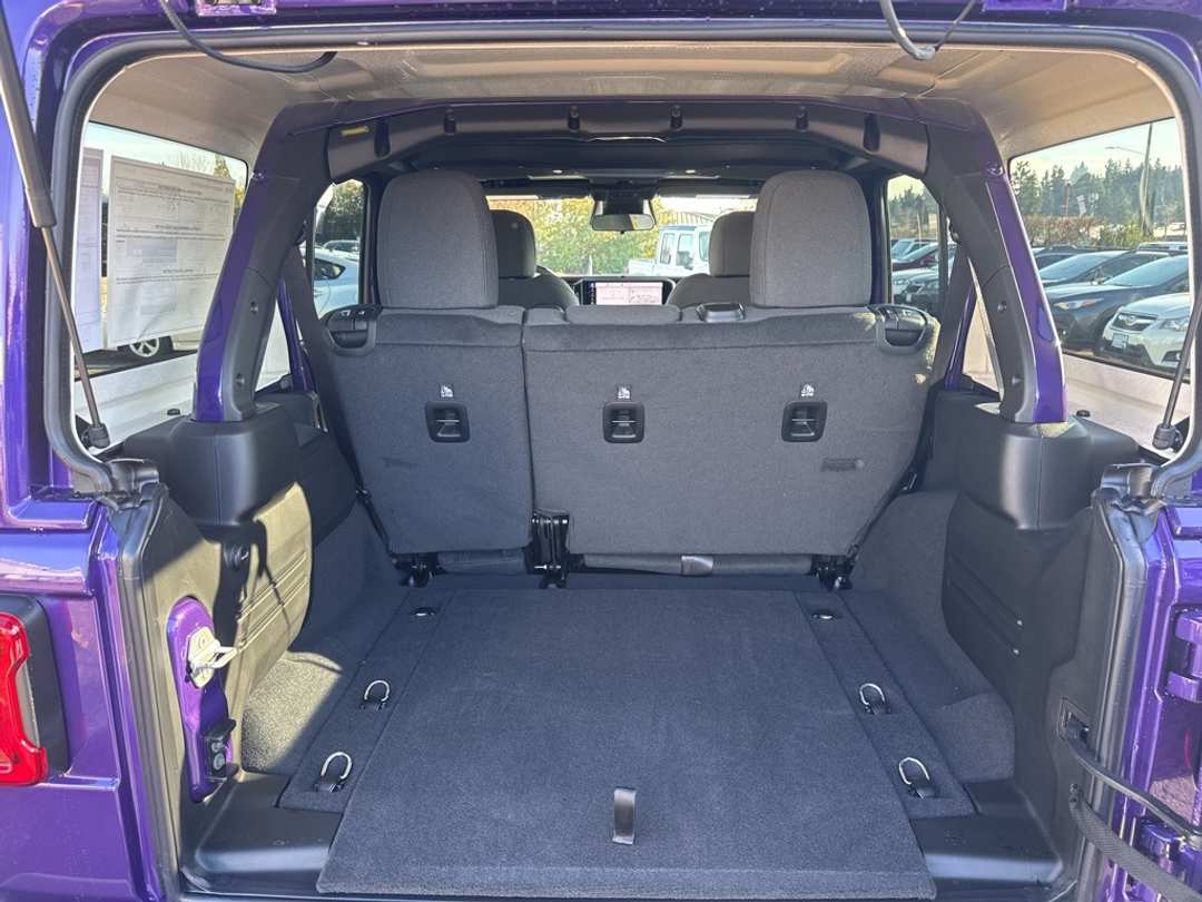 2026 Jeep Wrangler Rubicon - Image 28