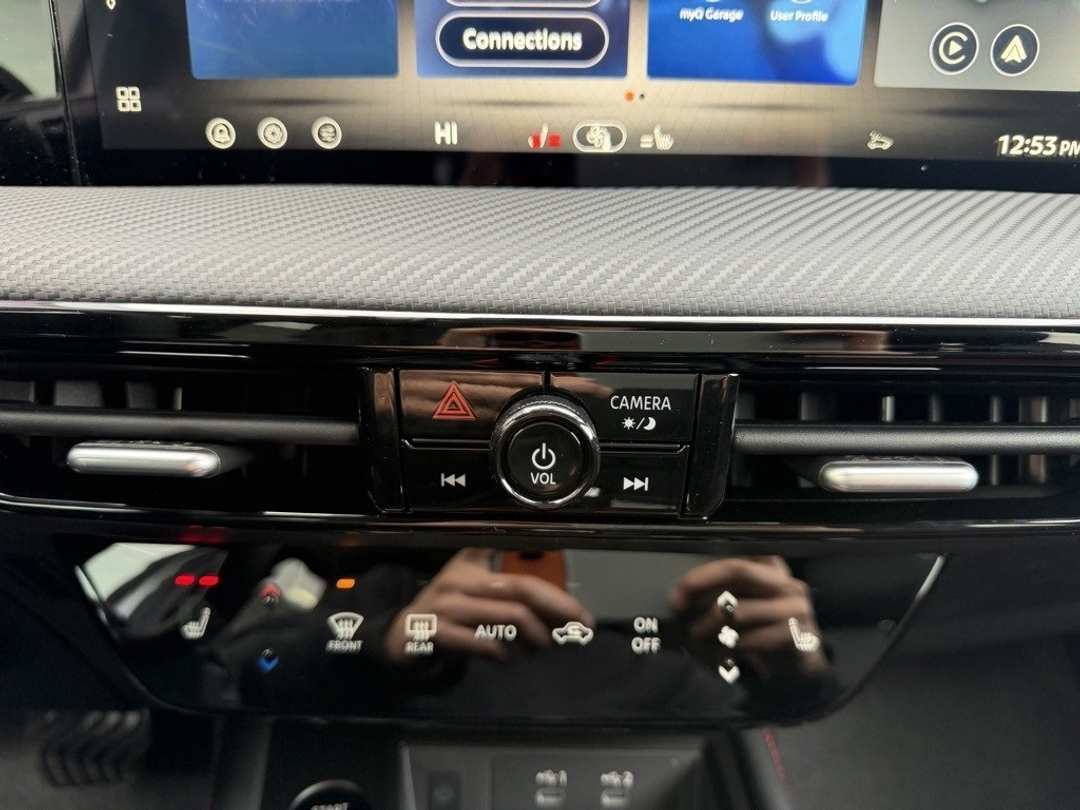 2026 Nissan Kicks SR - Image 23