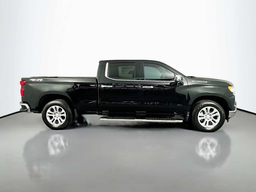 2025 Chevrolet Silverado 1500 LTZ - Image 9