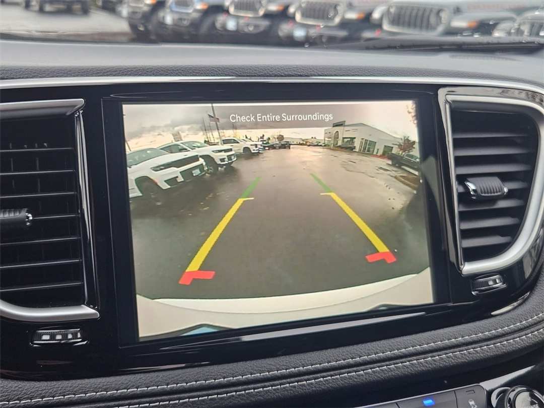 2026 Chrysler Pacifica Limited - Image 21