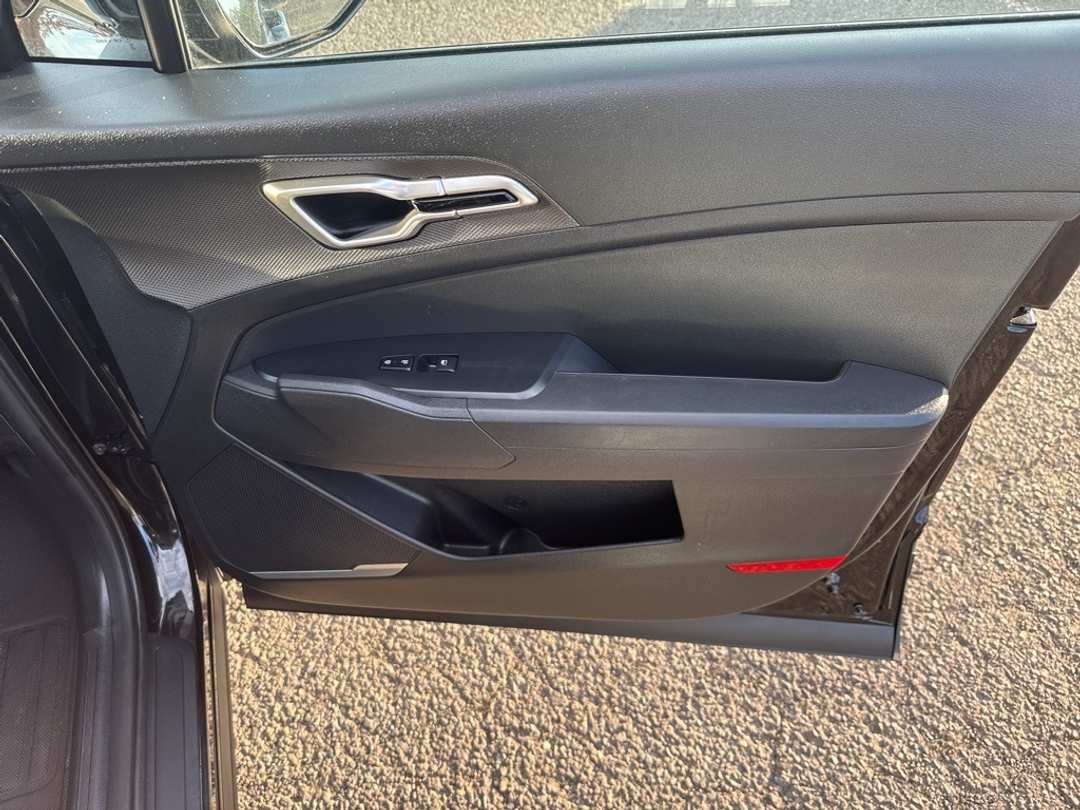 2024 Kia Sportage LX - Image 30