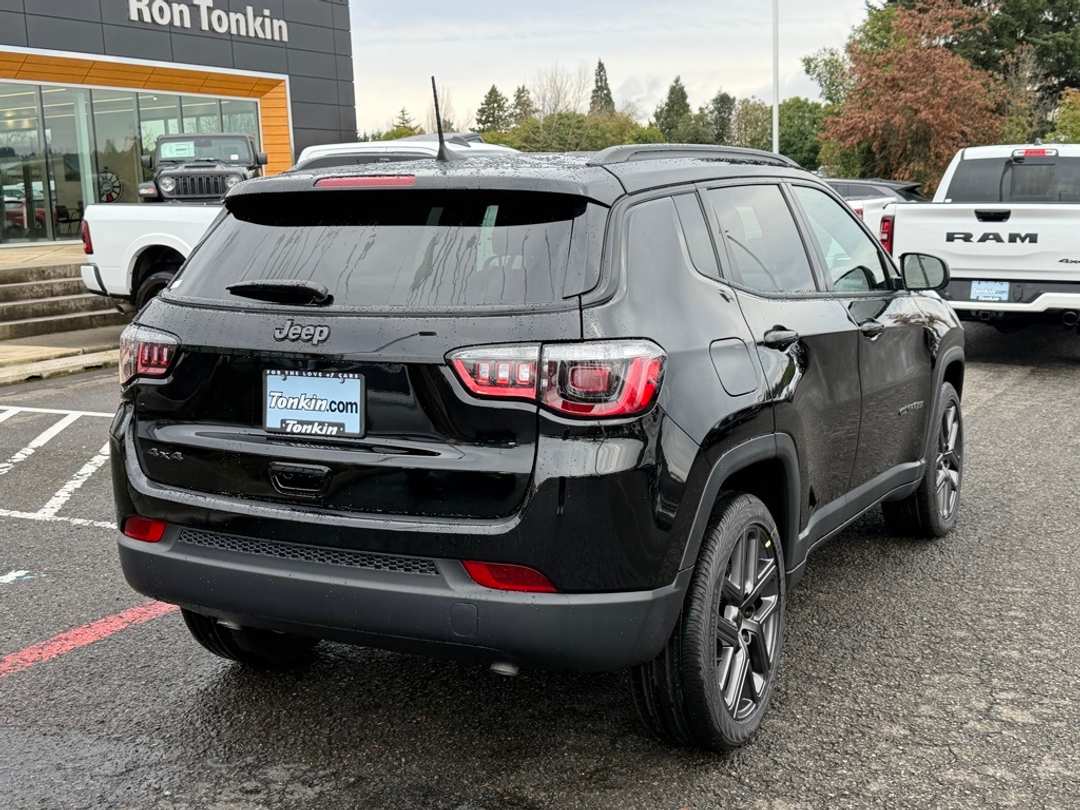 2026 Jeep Compass Latitude - Image 9
